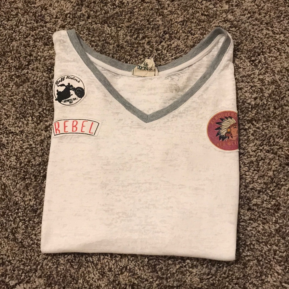 White short sleeve shirt